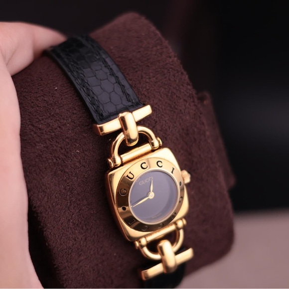 Vtg 1990s Gucci Diamantissima 6300L Watch 
Gold-Plated case w/ horsebit lugs - Picture 9 of 13